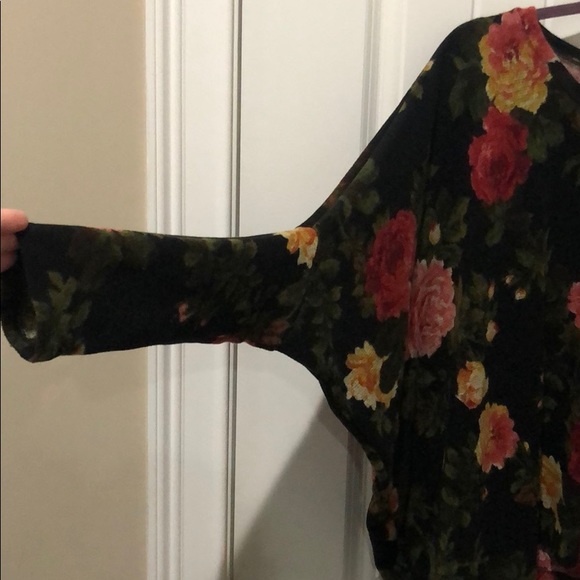 Floral flowy top - Picture 2 of 4